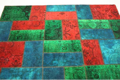 Patchwork Teppich Rot Blau in 310x200cm (10 / 10) Patchwork Teppich Rot Blau in 310x200cm (10 / 10)
