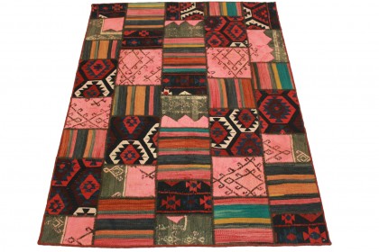 Kelim Patchwork Teppich Rot Rosa in 200x150cm (1 / 4) Kelim Patchwork Teppich Rot Rosa in 200x150cm (1 / 4)