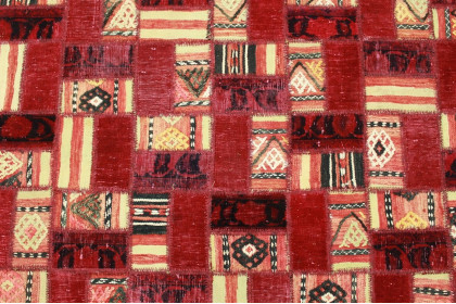 Patchwork Rug Red in 200x140cm (6 / 6)