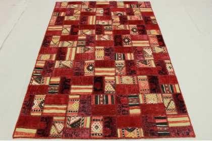 Patchwork Rug Red in 200x140cm (2 / 6)