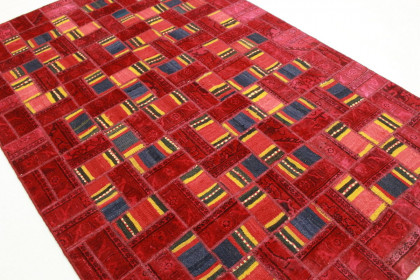 Patchwork Rug Red in 250x160cm (3 / 4)