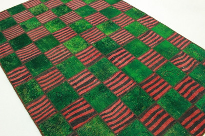 Patchwork Rug Green Red in 240x160cm (2 / 5)