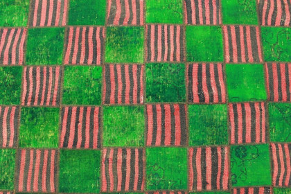 Patchwork Rug Green Red in 240x160cm (4 / 5)