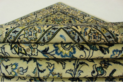 Kashan Rug Green Blue Beige in 390x280cm (3 / 8) Kashan Rug Green Blue Beige in 390x280cm (3 / 8)