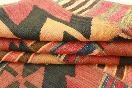 Kelim Patchwork Teppich Rot Rosa in 250x170cm (3 / 4)