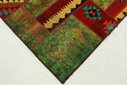 Patchwork Rug Green Red in 300x200cm (2 / 5)