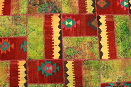 Patchwork Rug Green Red in 300x200cm (4 / 5)