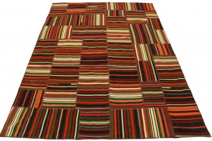 Kelim Patchwork Teppich Rot in 230x170cm (1 / 5) Kelim Patchwork Teppich Rot in 230x170cm (1 / 5)