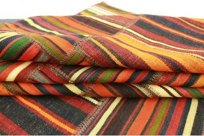 Kelim Patchwork Teppich Rot in 230x170cm (5 / 5) Kelim Patchwork Teppich Rot in 230x170cm (5 / 5)