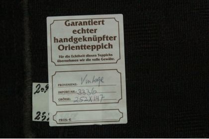 Vintage Teppich Schwarz in 250x150cm (12 / 12) Vintage Teppich Schwarz in 250x150cm (12 / 12)