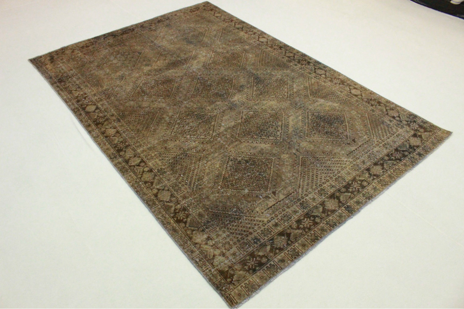 Vintage Teppich Schlamm in 320x220cm (2 / 5) Vintage Teppich Schlamm in 320x220cm (2 / 5)