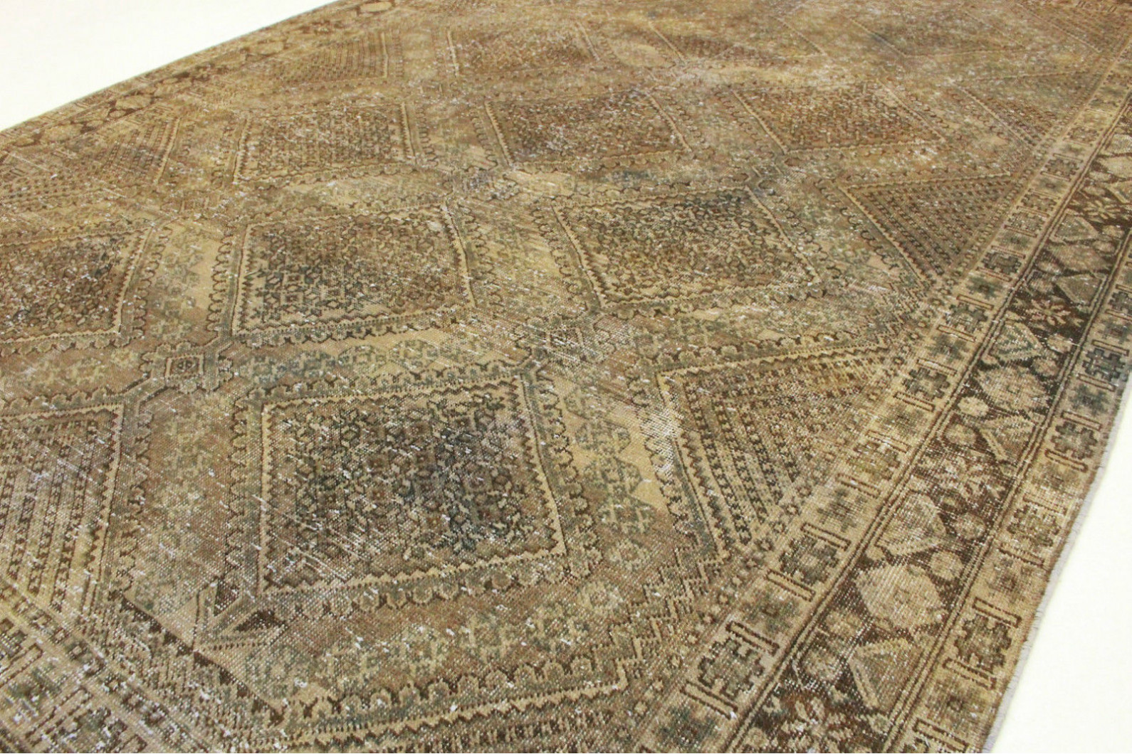 Vintage Teppich Schlamm in 320x220cm (4 / 5) Vintage Teppich Schlamm in 320x220cm (4 / 5)
