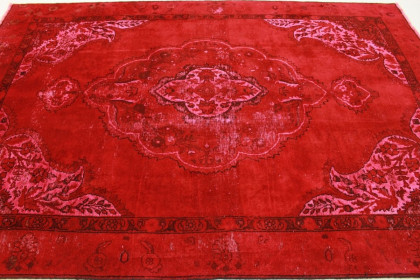 Vintage Rug Red in 280x190cm (4 / 7) Vintage Rug Red in 280x190cm (4 / 7)
