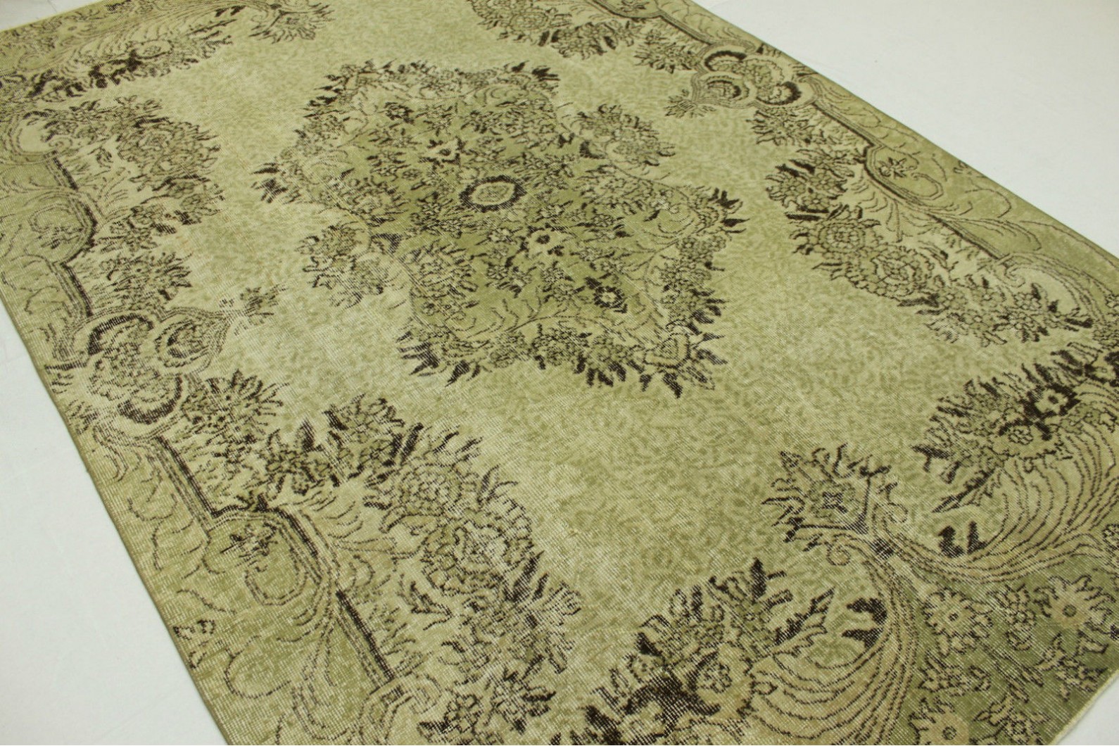 Vintage Teppich Grau in 300x200cm (2 / 3) Vintage Teppich Grau in 300x200cm (2 / 3)