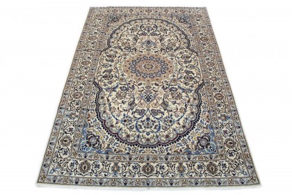 Traditional Vintage Rug Nain in 310x200