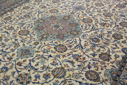 Klassischer Teppich Kashan in 410x320 (5 / 8)