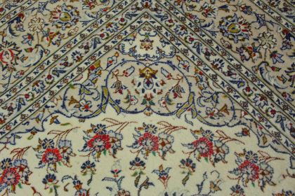 Klassischer Teppich Kashan in 360x240 (5 / 9)
