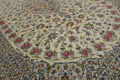 Klassischer Teppich Kashan in 360x240 (7 / 9)