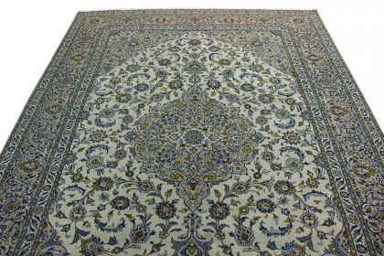 Klassischer Teppich Kashan in 390x280 (2 / 9)
