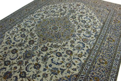 Klassischer Teppich Kashan in 390x280 (4 / 9)