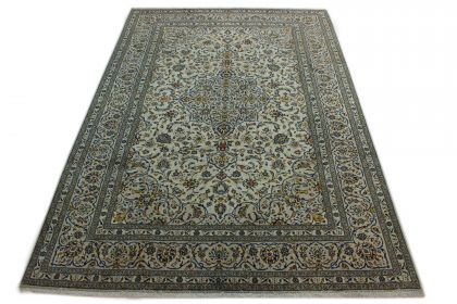 Klassischer Teppich Kashan in 360x250
