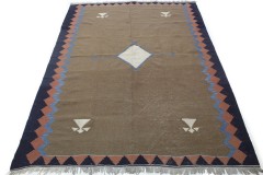 Traditional Vintage Rug Kilim in 290x210
